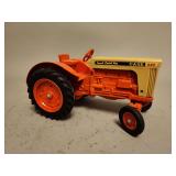 Case 930 Comfort King - ERTL - 9'L x 5'H