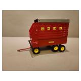 Gehl 920 Silage Wagon - ERTL - 11'L x 8'H