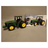 John Deere 8310 - 1999 Farm Show Special Edition - ERTL Collectibles