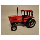International Harvester 5088 - ERTL - 10'L x 7'H