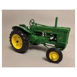 John Deere 60 - Two Cylinder Expo XI 2001 - ERTL - 8.5”