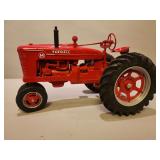 McCormick Farmall 'M' - Scale Models - 16'L x 10'H
