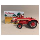International Harvester 660 - 1999 National Farm Toy Show Collectors Edition - 1/16