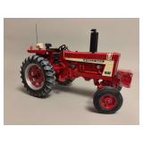 International Hydro 70 Farmall - ERTL - SN D0513Q00 - 10”