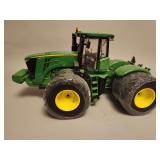 John Deere 9560R Articulating Tractor with Quad Duals - ERTL - 19'L x 10'H