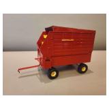 New Holland Silage Wagon - ERTL - 12'L x 7'H