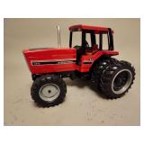 International Harvester 5488 - IH Centennial 1992-2002 - ERTL - 11'L x 7'H