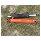 2 Hydraulic Cylinders
