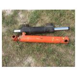 2 Hydraulic Cylinders