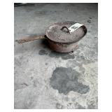 VINTAGE CAST IRON DUTCH OVEN #10