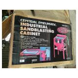 CENTRAL PNEUMATIC INDUSTRIAL SAND BLASTING CABINET