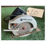 BLACK AND DECKER CIRCULAR SAW   7 1/4"