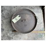 VINTAGE CAST IRON DUTCH OVEN # 14