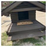 LARGE DOG HOME ON WHEELS   7