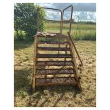 METAL STEPS/PLATFORM