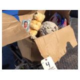 BOX OF STUFFED ANIMALS AND STATUES BEANIE BABIES