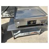 ACCU TEMP STEAM GRIDDLE AND TABLE