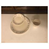 4pc Place set Corelle dinner, dessert, cups,