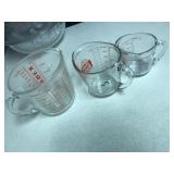 Pyrex Measuring Cup (2) 4 cup, (2) 2 cup, (2) 1