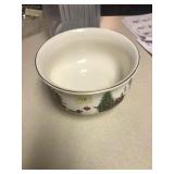 Charles Wysoki Christmas 1999-2000 Bowl