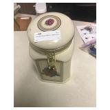 Knotts Berry Farm Cookie Jar - Grapes on Lid