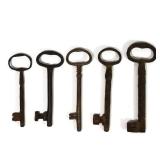 5 LARGE ANTIQUE CAST IRON SKELETON KEYS