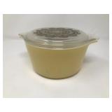 Vintage Pyrex with Lid Vintage Pyrex with Lid