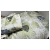 Green comforter shams.