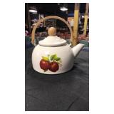 Porcelain tea pot
