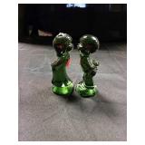 Fenton glass kissing couple