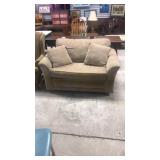 Nice clean love seat/ sleeper sofa folds out to a