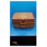 Picnic basket with accessories Picnic basket with accessories