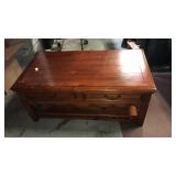 Wood coffee table  on wheels 2 drawer