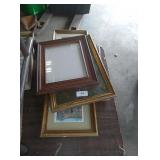 Stack of picture frames/wall hangings