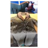 Vintage coat w fur