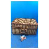 Picnic basket w contents