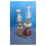 2 kerosene lamps