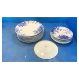 Paula Deen dishes blue flowers