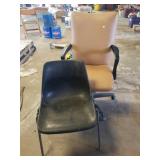 Rolling office chair : Plastic Utility Chair