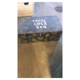 Woid box w hinges