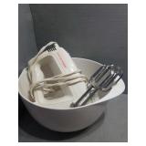 Handheld Blender & Mixing Bowl