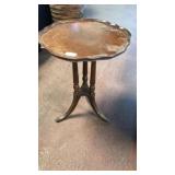 Round side table matches lot 170