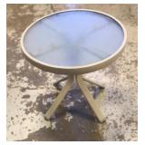 Round side table. Glass top