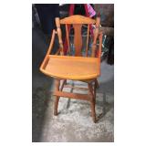 Wood high chair. W tray