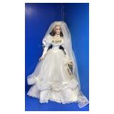 22 inch Dynasty doll. 94!annual bride broken