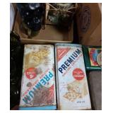 2 metal slatine cans