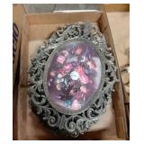 Flat with metal picture frames