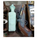 Gun canister and green canister