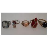 5 rings from L to R sizes 4.5, 6.5, 4.5, 6.5, 8