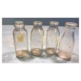 Turkey hill,2 bowman, mass, pint jugs